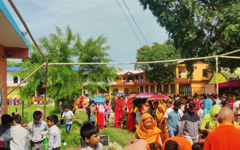 साउनको पहिलो सोमवार पर्रोहा बोलबम धाममा हजारौ भक्तजनको घुइँचो